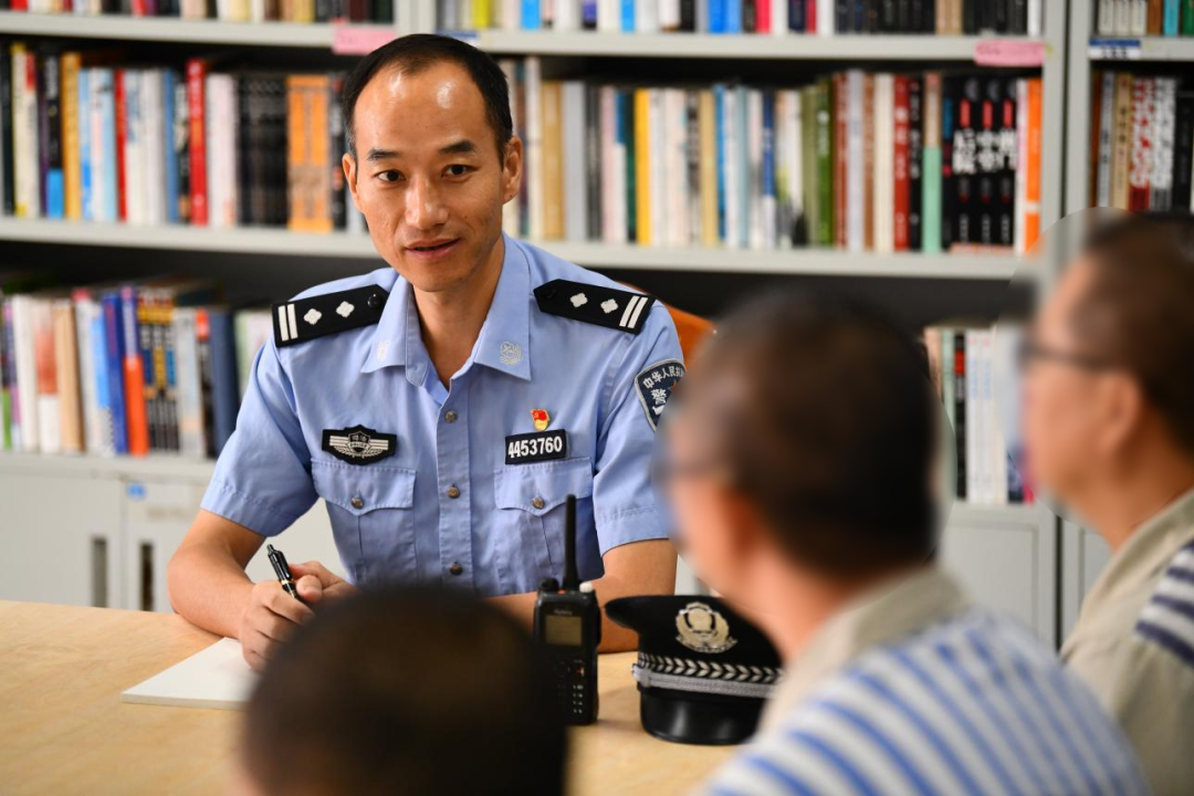 杨领:戎装更替,在高墙深处续写忠诚与担当