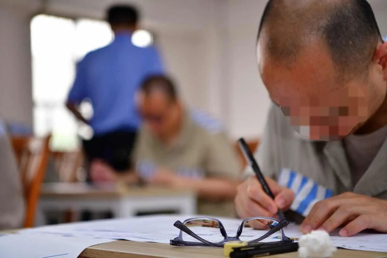 学无止境，监狱里的大学梦